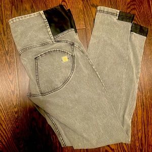 Freddy Livify size Medium booty lifting stretch pants